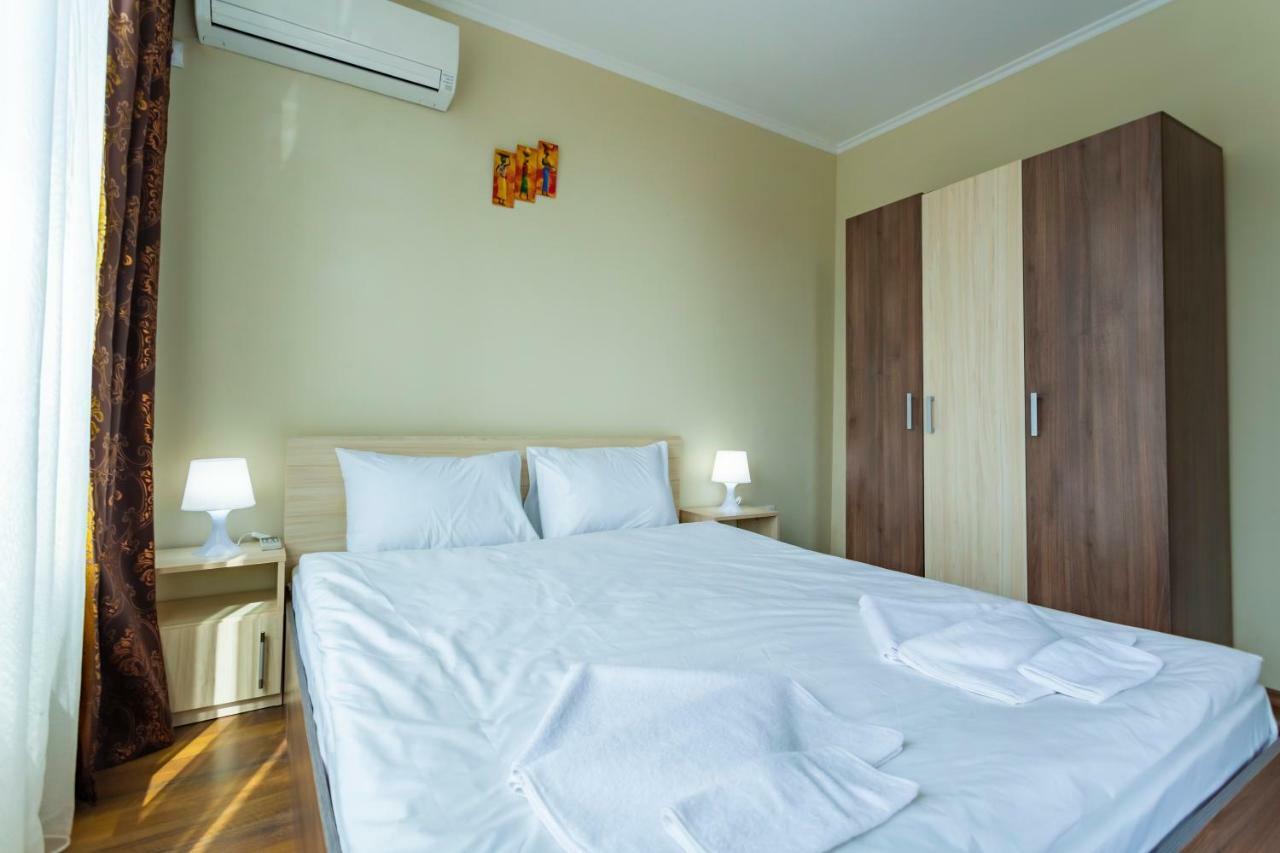 Rose Gardens Apart Hotel Pomorie Exterior foto